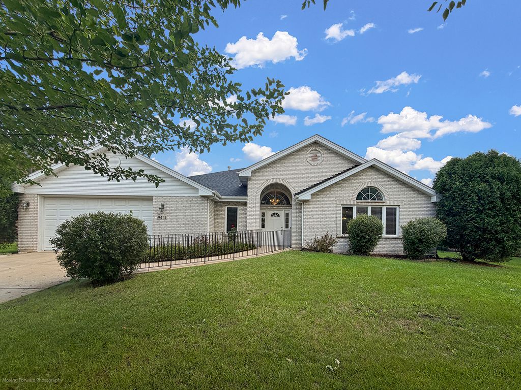 9441 Witham Lane, Woodridge, IL 60517