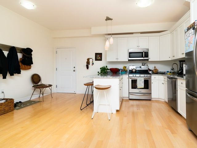 70 Prospect St 304, Somerville, MA 02143