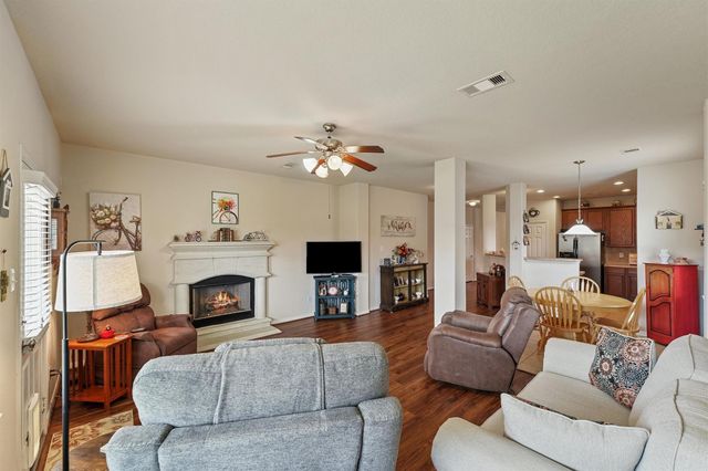 10010 Wood Leaf Court, Baytown, TX 77521