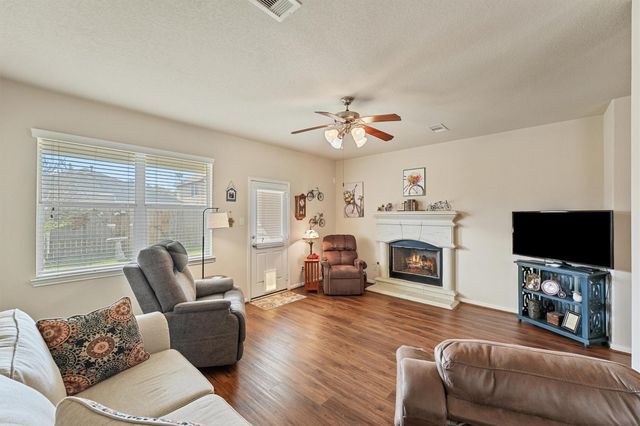 10010 Wood Leaf Court, Baytown, TX 77521