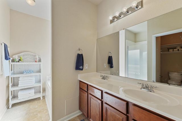 10010 Wood Leaf Court, Baytown, TX 77521