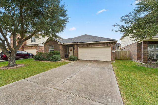 10010 Wood Leaf Court, Baytown, TX 77521