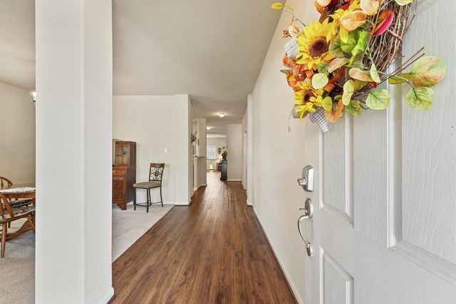 10010 Wood Leaf Court, Baytown, TX 77521