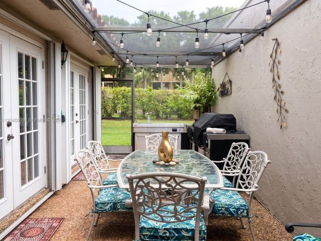 324 Patio Village Ter, Weston, FL 33326