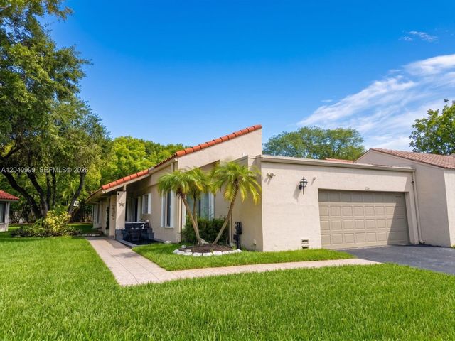 324 Patio Village Ter, Weston, FL 33326