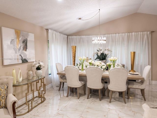 324 Patio Village Ter, Weston, FL 33326