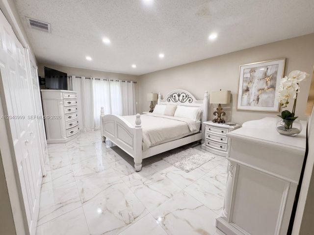 324 Patio Village Ter, Weston, FL 33326
