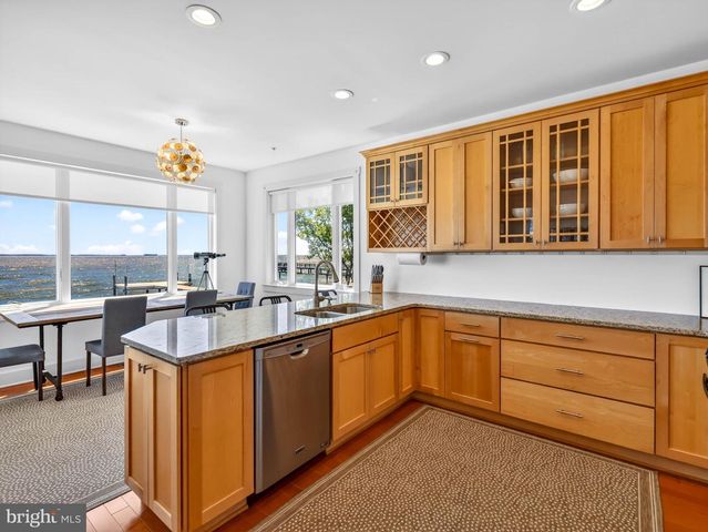 4721 OAK RD, Shady Side, MD 20764