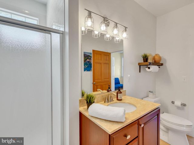 4721 OAK RD, Shady Side, MD 20764