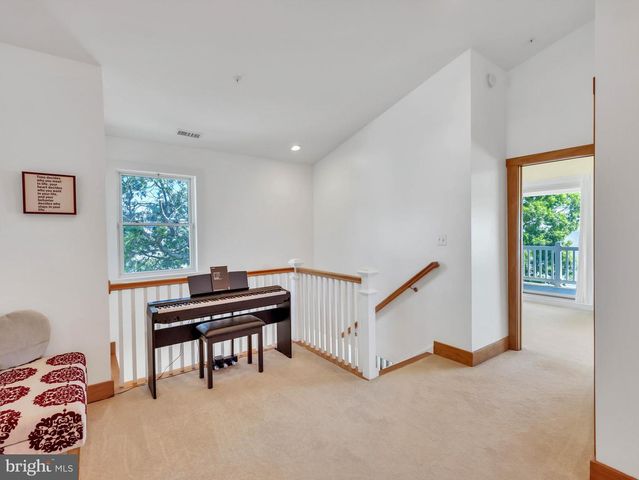 4721 OAK RD, Shady Side, MD 20764