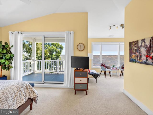 4721 OAK RD, Shady Side, MD 20764