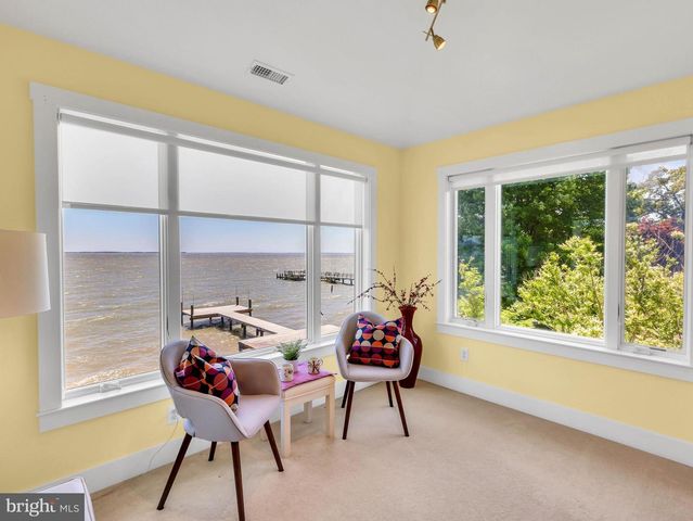 4721 OAK RD, Shady Side, MD 20764
