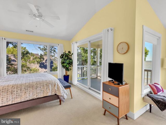 4721 OAK RD, Shady Side, MD 20764