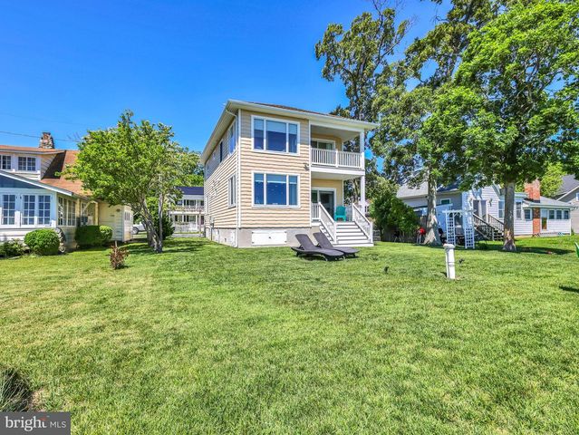 4721 OAK RD, Shady Side, MD 20764