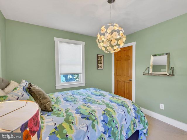4721 OAK RD, Shady Side, MD 20764