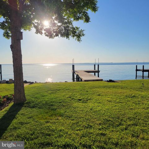 4721 OAK RD, Shady Side, MD 20764