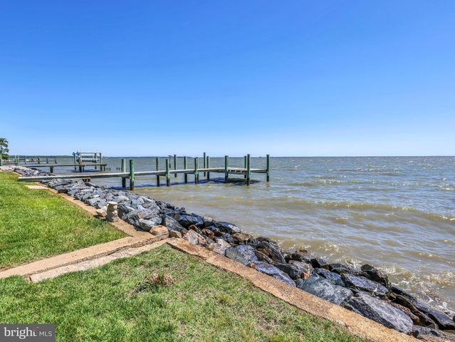 4721 OAK RD, Shady Side, MD 20764