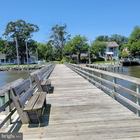 4721 OAK RD, Shady Side, MD 20764