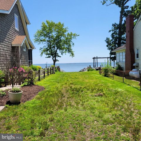 4721 OAK RD, Shady Side, MD 20764