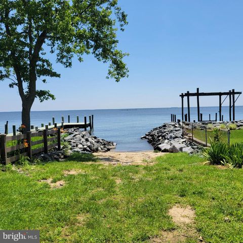 4721 OAK RD, Shady Side, MD 20764