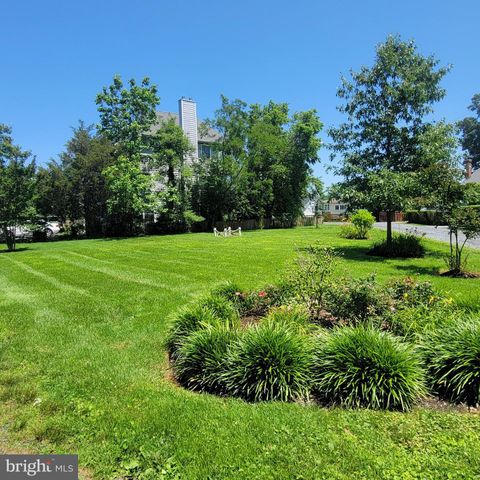 4721 OAK RD, Shady Side, MD 20764