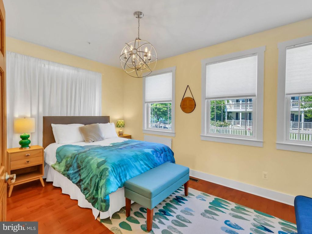 Image 17 of property listing at 4721 OAK RD, Shady Side, MD 20764