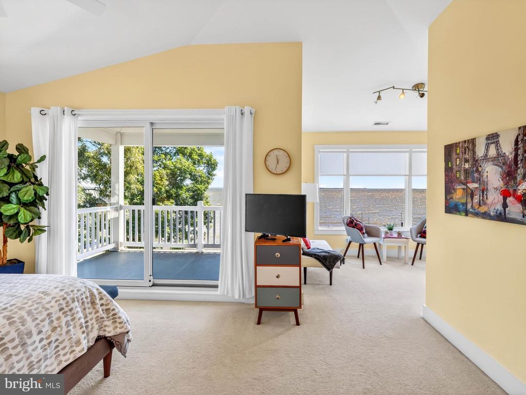 Image 26 of property listing at 4721 OAK RD, Shady Side, MD 20764