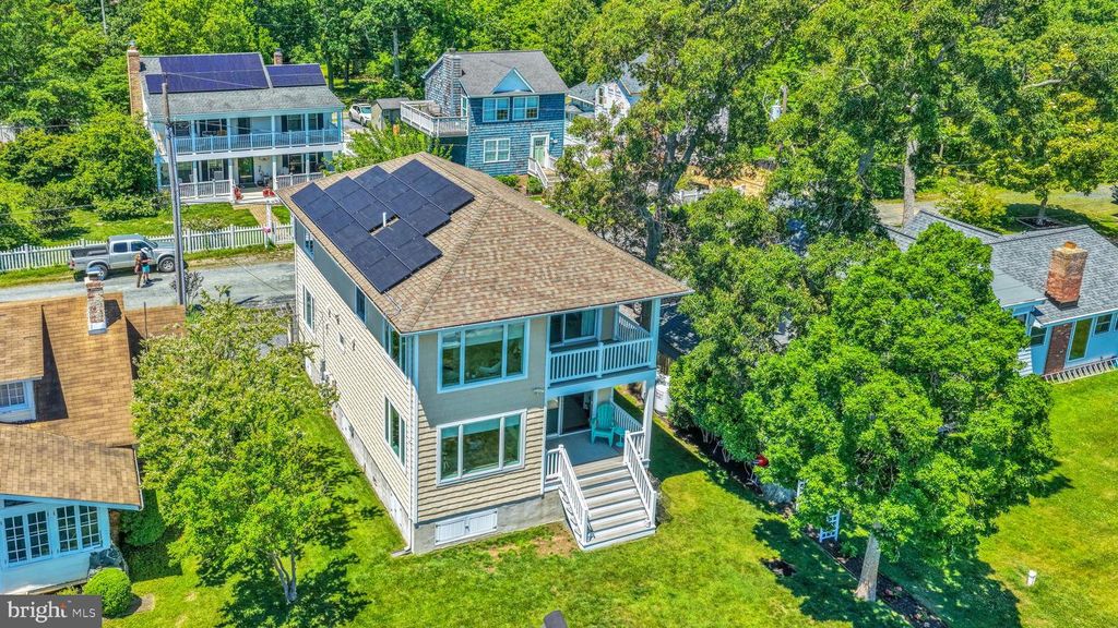 Image 45 of property listing at 4721 OAK RD, Shady Side, MD 20764