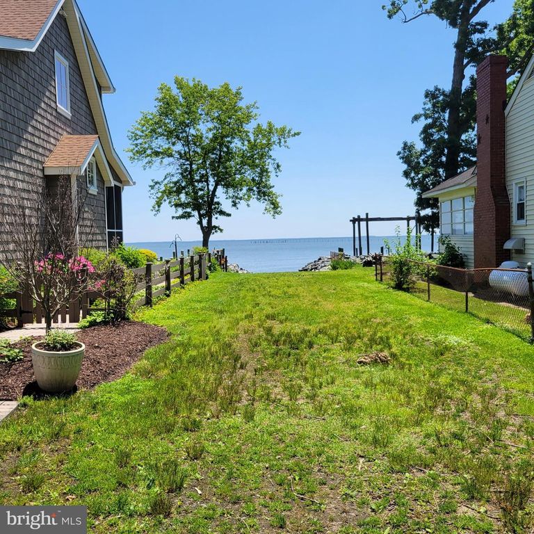Image 51 of property listing at 4721 OAK RD, Shady Side, MD 20764