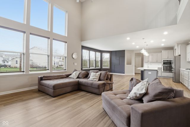 16321 Red Clover Lane, Noblesville, IN 46062