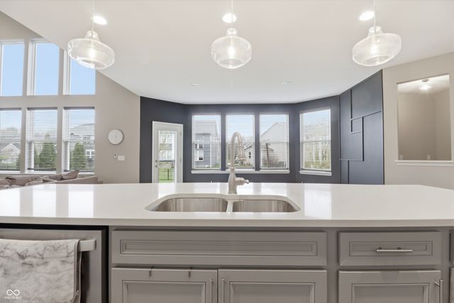 16321 Red Clover Lane, Noblesville, IN 46062