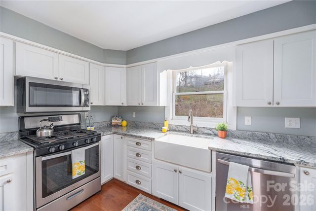 85 Dawn Lane, Canton, NC 28716