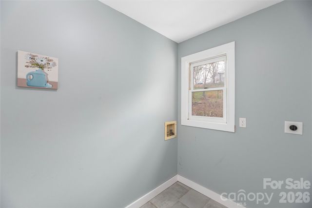 85 Dawn Lane, Canton, NC 28716