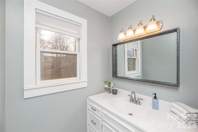 85 Dawn Lane, Canton, NC 28716