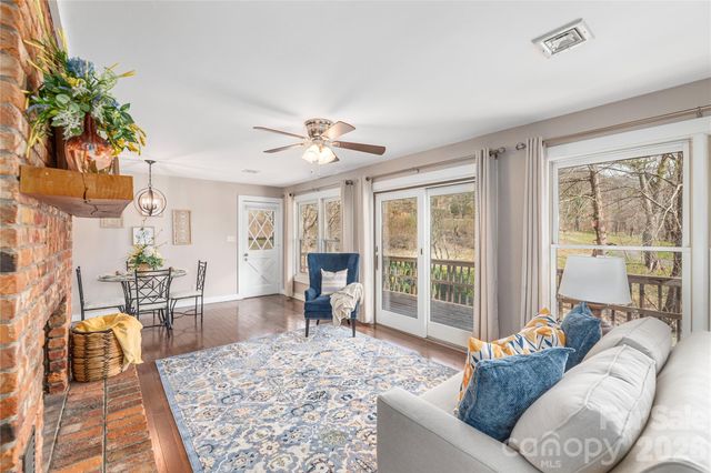 85 Dawn Lane, Canton, NC 28716