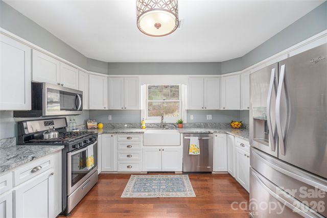 85 Dawn Lane, Canton, NC 28716