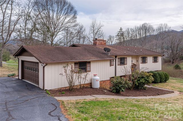 85 Dawn Lane, Canton, NC 28716