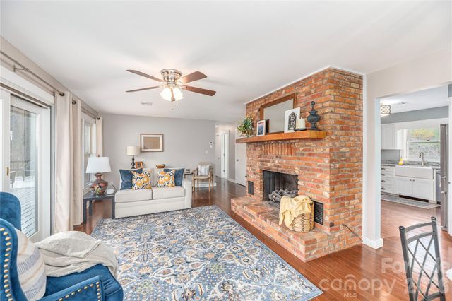 85 Dawn Lane, Canton, NC 28716