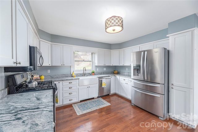 85 Dawn Lane, Canton, NC 28716