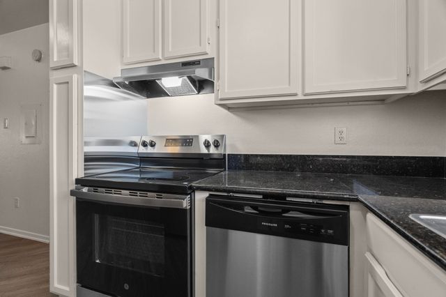320 E 4th Street 106, Arlington, TX 76010