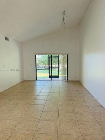 611 Racquet Club Road 1, Weston, FL 33326
