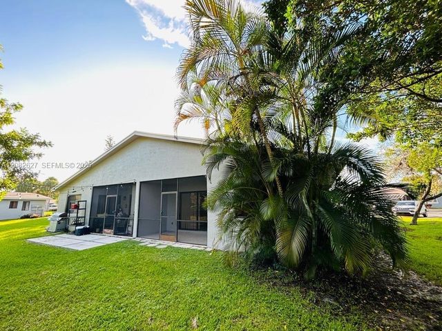 611 Racquet Club Road 1, Weston, FL 33326