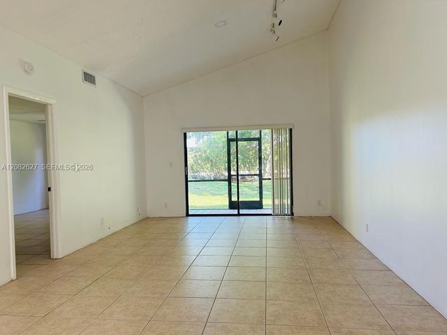 611 Racquet Club Road 1, Weston, FL 33326