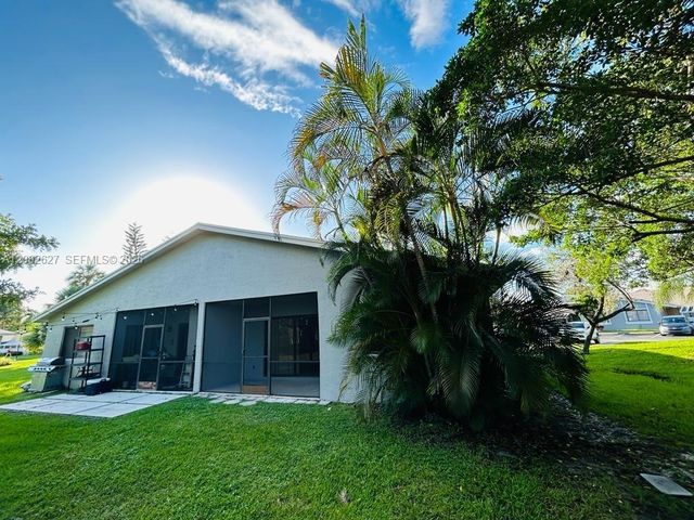 611 Racquet Club Road 1, Weston, FL 33326