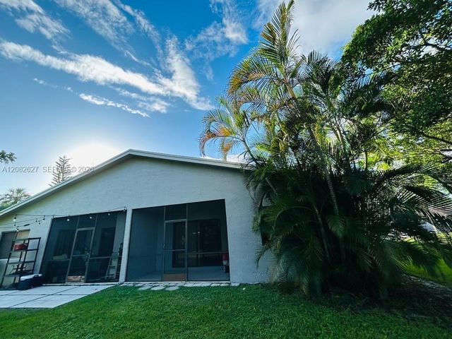 611 Racquet Club Road 1, Weston, FL 33326