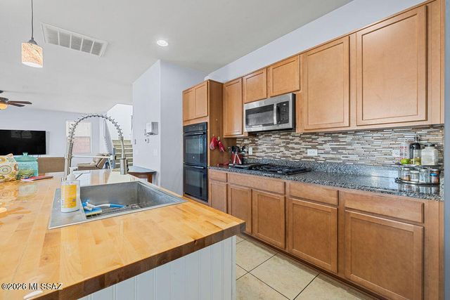 331 E Refuge Loop, Vail, AZ 85641