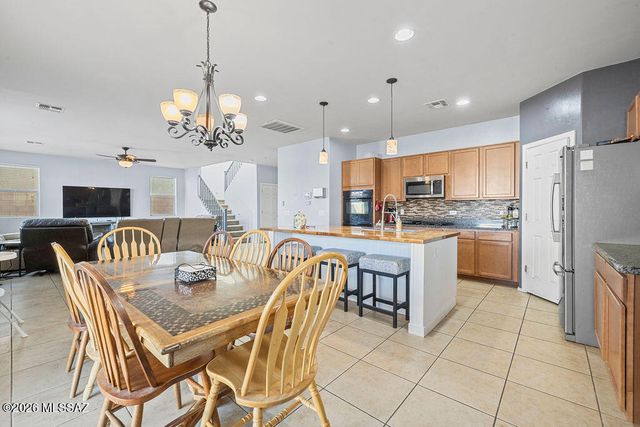 331 E Refuge Loop, Vail, AZ 85641