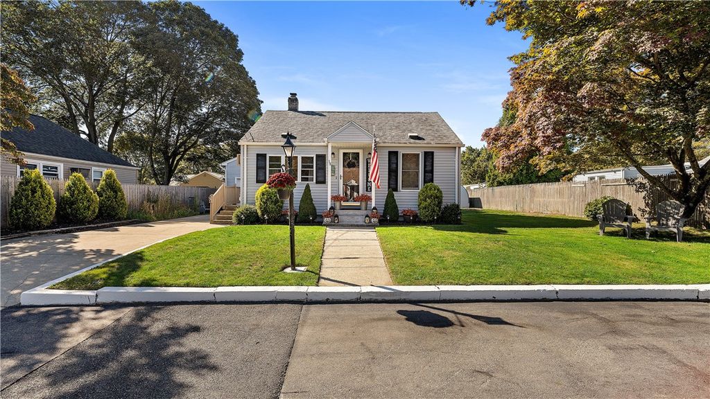 38 Parade Road, Warwick, RI 02886