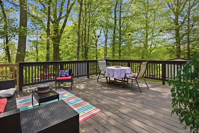 16 Sunset Place, North Salem, NY 10560