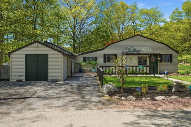 16 Sunset Place, North Salem, NY 10560